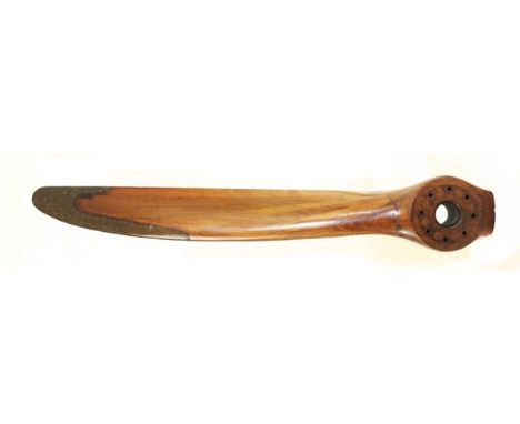 *Hembrug - 224 PK Benz Aviatik DFW C.V. A mixed hardwood propeller hub with one blade, 1917,  with original brass tipped shea