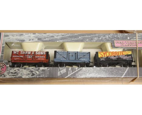 Bachmann 33-033 Coal Traders Classics Yorkshire 3 wagons. P&amp;P Group 1 (£14+VAT for the first lot and £1+VAT for subsequen