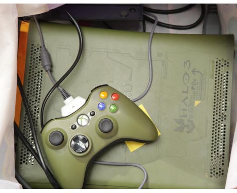 Xbox 360 console with one pad, P&amp;P Group 2 (£18+VAT for the first lot and £3+VAT for subsequent lots) 