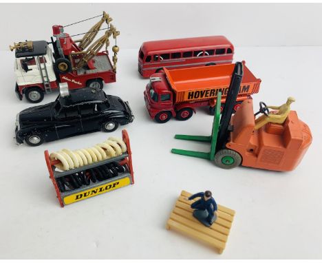 5x Dinky / Corgi Toys Models &amp; 1x Dunlop Tyre Stand - All Unboxed. P&amp;P Group 1 (£14+VAT for the first lot and £1+VAT 