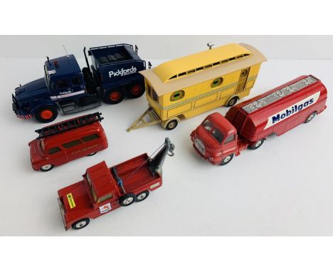 5x Corgi Toys Diecast Models - Including: Bedford Utileson Fire Tender, Land Rover 109WB, Mobilgas Tanker, Pickfords Lorry &a