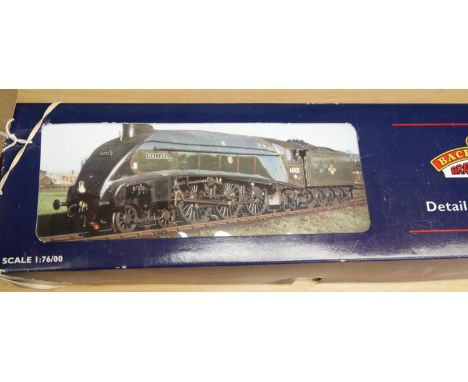 Bachmann 31-957 A4 60033 Seagull green late crest. P&amp;P Group 1 (£14+VAT for the first lot and £1+VAT for subsequent lots)