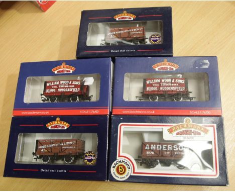 Bachmann wagons x 5 including Collectors Club 2003 x 2 Kenworthy &amp; Son. P&amp;P Group 1 (£14+VAT for the first lot and £1