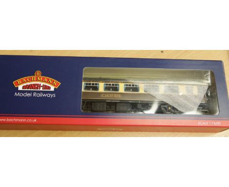 Bachmann 39-300B BR MKI pullman second kitchen 334. P&amp;P Group 1 (£14+VAT for the first lot and £1+VAT for subsequent lots