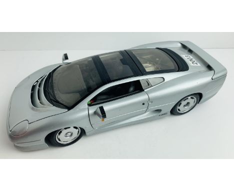 Maisto 1:12 Scale Jaguar XJ220 - Unboxed. P&amp;P Group 2 (£18+VAT for the first lot and £3+VAT for subsequent lots) 