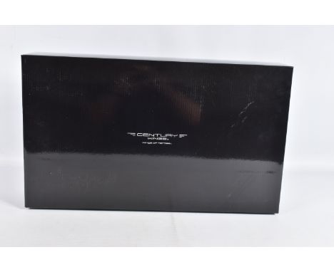 A BOXED CENTURY WINGS, WINGS OF HEROES LOCKHEED MARTIN SR-71 BLACKBIRD 1:72 MODEL MILITARY AIRCRAFT, numbered 001634, model i