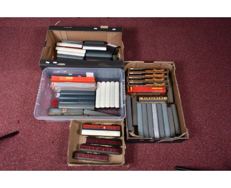 A QUANTITY OF BOXED AND UNBOXED OO/HO GAUGE COACHING AND PARCELS STOCK, majority are unboxed but does include a quantity of b