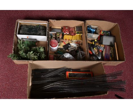 A QUANTITY OF UNBOXED AND ASSORTED OO GAUGE MODEL RAILWAY ACCESSORIES AND TRACK ETC., assorted buildings by Airfix (construct