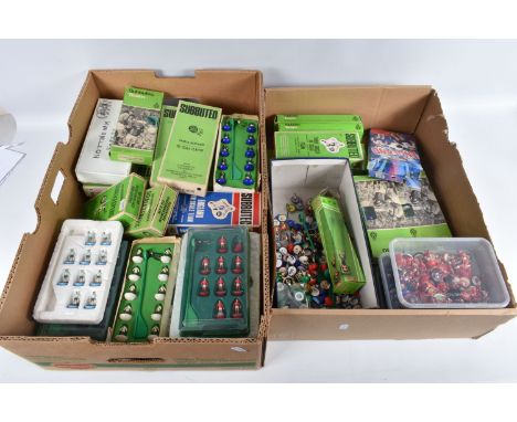 A LARGE QUANTITY OF ASSORTED BOXED SUBBUTEO FOOTBALL TEAMS, mixture of heavyweight and lightweight, figures, do not appear to