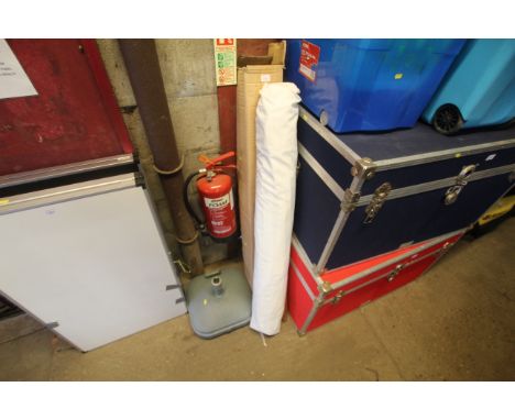 An 8' garden umbrella with storage bag and stand