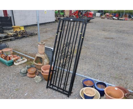 A metal double gate
