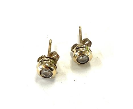 9ct gold diamond stud earrings 