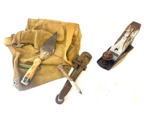 Selection vintage tools to include Witmore no4 plane, metal storage box printing on front reads 20 Mirro return case promptly