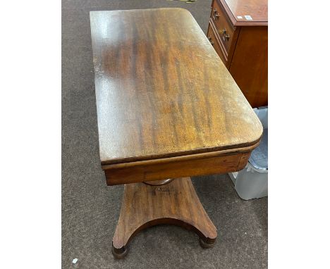 Antique card table single pedestal, approximate measurements: Height 29 inches, Width 35 inches 