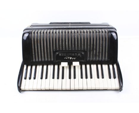 A vintage Wurlitzer piano accordion (AF). S/N 1030 62771. L48cm x D37cm x H21cm
