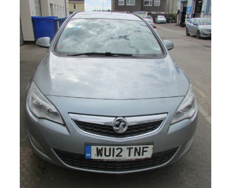 Astra 1.6 Exclusive Estate, petrol, 1598cc, silver, WU12 TNF, manual, first reg. March 2012, same owner since 2014, taxed to 