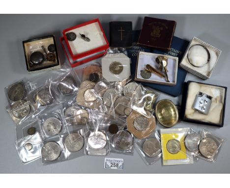 Box of mainly coinage to include: four Victorian silver Crowns, Britain's First Decimal Coins, other coinage including USA, s