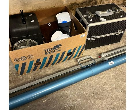 Assorted cine camera/projector equipment items to include: hard carrying case, projection screen, lamps, cine projector etc. 