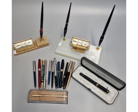 Collection of vintage and other pens to include: Parker 14K Sheaffer, onyx desk calendar and another desk calendar with pens 