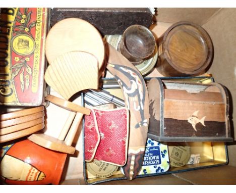 Vintage tobacco boxes and parker pens 