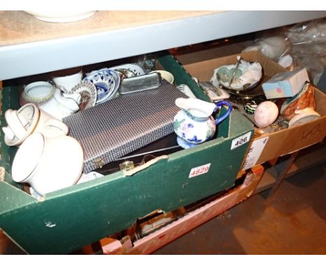 Shelf of decorative ceramics to including cutlery 