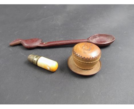 A selection of treen and sewing related item