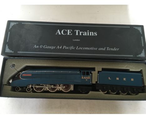 Ace trains, O Gauge, A4 Pacific Locomotive and Tender, Mallard, boxed