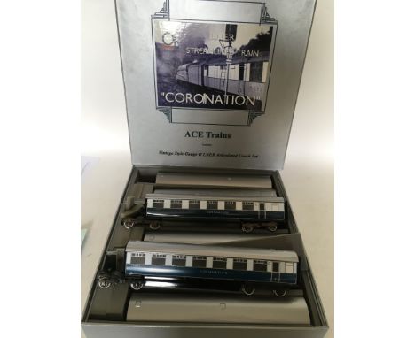 Ace trains, vintage style O gauge, LNER Articulated, x6 coach set, The Coronation, boxed