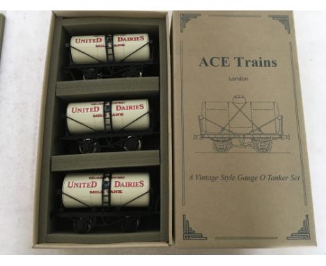 Ace trains, O gauge, United Dairies milk Tankers x3, Boxed