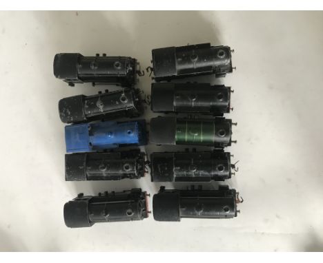 Collection of trix and Hornby items including 9 trix engines/ locomotives and 1 common wealth engine/ locomotive. Also includ