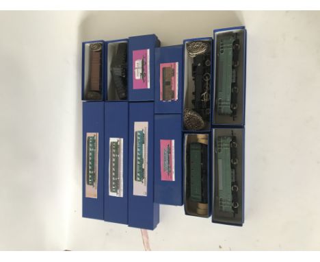 Included is a collection of French Hornby Meccano train items including 4 engines BB 6009 engine (x2), 6380 and 6360 . As wel
