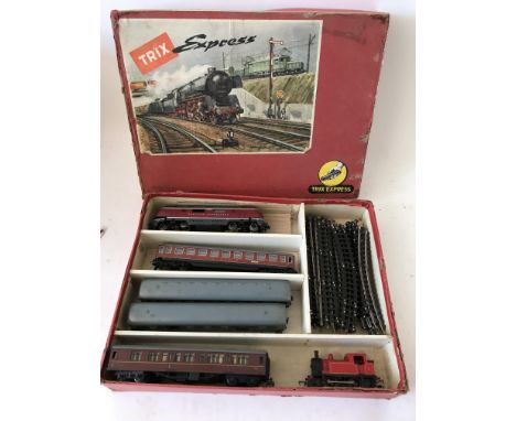 Included are 2 trix express sets with Deutsche Bundesbahn and carriages and track, as well as an extraordinary Hornby engine.