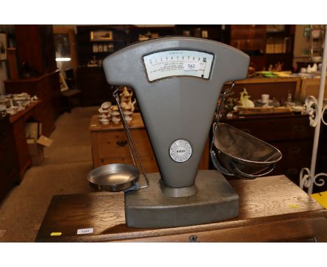A set of Avery balance scales