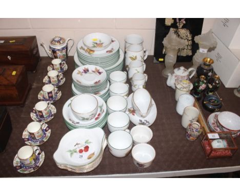 A quantity of Royal Worcester "Evesham" pattern oven to tableware 