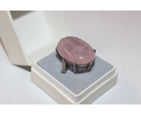 A vintage Sterling silver and rose quartz ring, size M/N