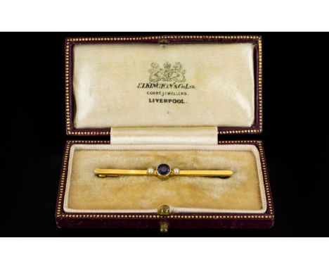 Antique Period Very Nice Quality 15ct Gold Stick Brooch, Set with Amethyst and Seed Pearl to Centre of Brooch. Marked 15ct, w