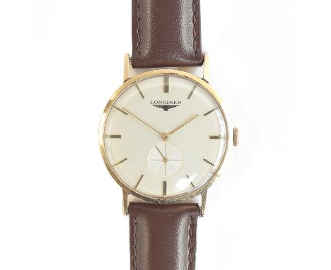 A Longines 9ct gold manual wind gent's watch, the dial with baton hour markers and double quarters, subsidiary seconds, 31mm 