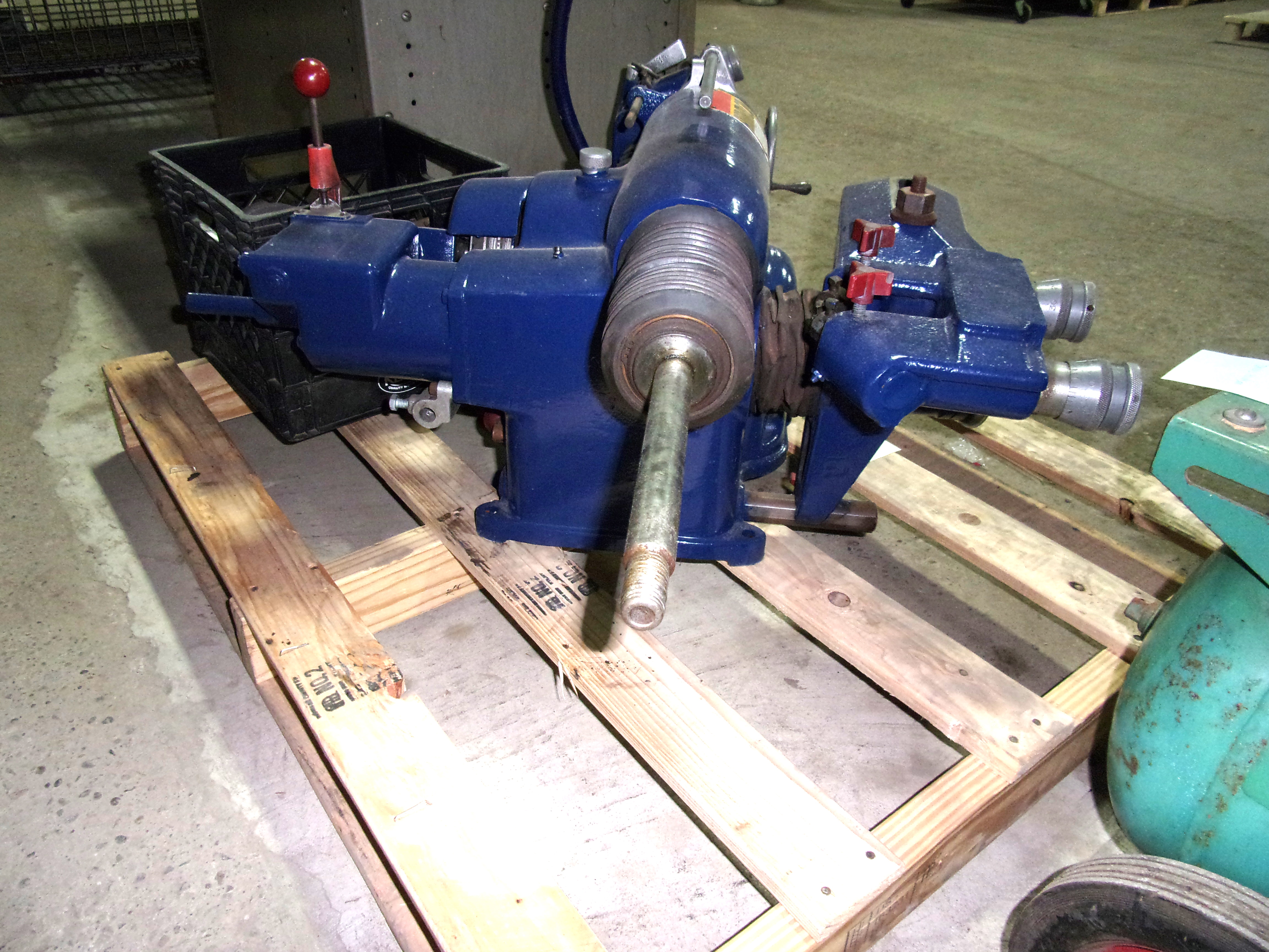 AMMCO 4000 OLDER BRAKE LATHE W/ ALL ACCESSORIES, GREAT SHAPE