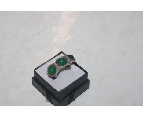 A large vintage Sterling silver and Chinese green hardstone Studio ring, ring size O/P, approx. 12gms 