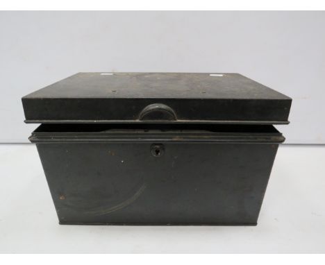 Metal locking storage box or tool chest. ( no key).