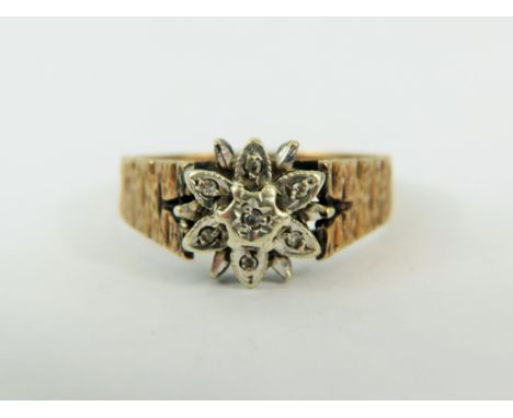 9ct Gold Vintage Diamond Floral Cluster Textured Shoulders Ring (3g)     2036235