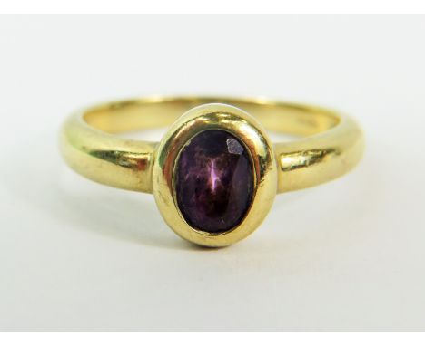 9ct Yellow Gold Oval Amethyst set ring.   Finger size 'P'  2.9g