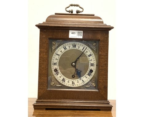 20th century Elliot mahogany cased mantel clock, silvered dial with Roman numeral chapter ring, 8 day lever Westminster chimi