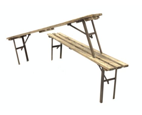 Pair of vintage slatted pine trestle benches, with folding cast iron supports, L174cm, H51cm, D28cm Condition Report & Furthe
