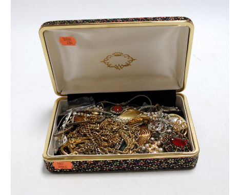 A collection of assorted costume jewellery to include; gold plated curblink neck chain, hardstone set ring, paste set brooche