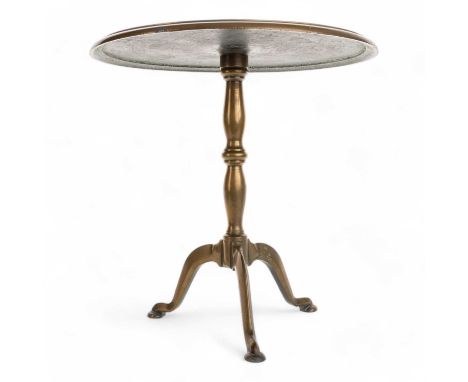 GEORGIAN BRASS TRIVET, LATE 18TH / EARLY 19TH CENTURY modelled in the form as a wine table, on tripod leg base30cm highCondit