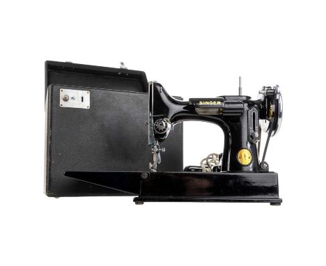 SINGER 221K SEWING MACHINE, in black, cased