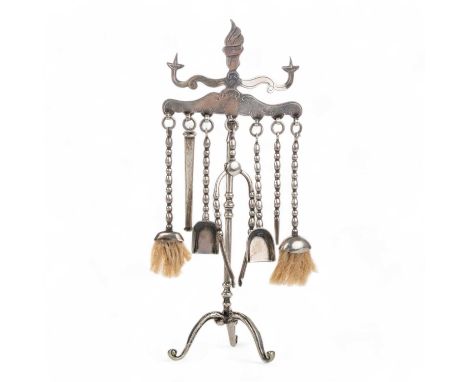 DUTCH SILVER MINIATURE FIRESIDE COMPANION, on tripod supports13.5cm highQty: 37g