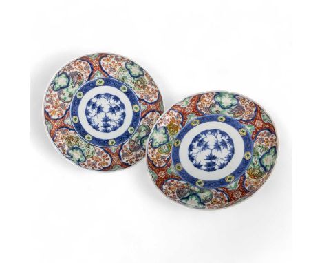 PAIR OF JAPANESE IMARI PLATES, LATE 19TH CENTURY / EARLY 20TH CENTURY  each bearing six character mark to base22cm diameterQt