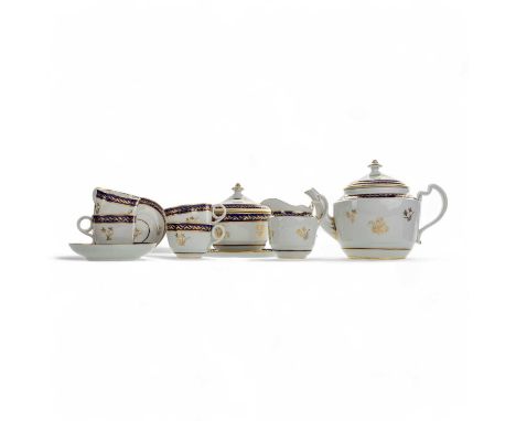 EARLY ROYAL WORCESTER PART TEA SERVICE, comprising a tea pot, lidded sugar bowl with plate, cream jug, two tea cups, two coff